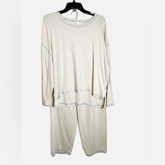 NWT Flora by Flora Nikrooz Pajama Set (top and bottom) - Picture 1 of 9